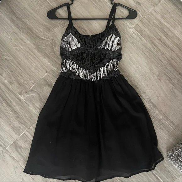 black and silver homecoming dresses A-line Little Black Homecoming Dresses Spaghetti Straps Mini Cocktail –  SELINADRESS main image 0